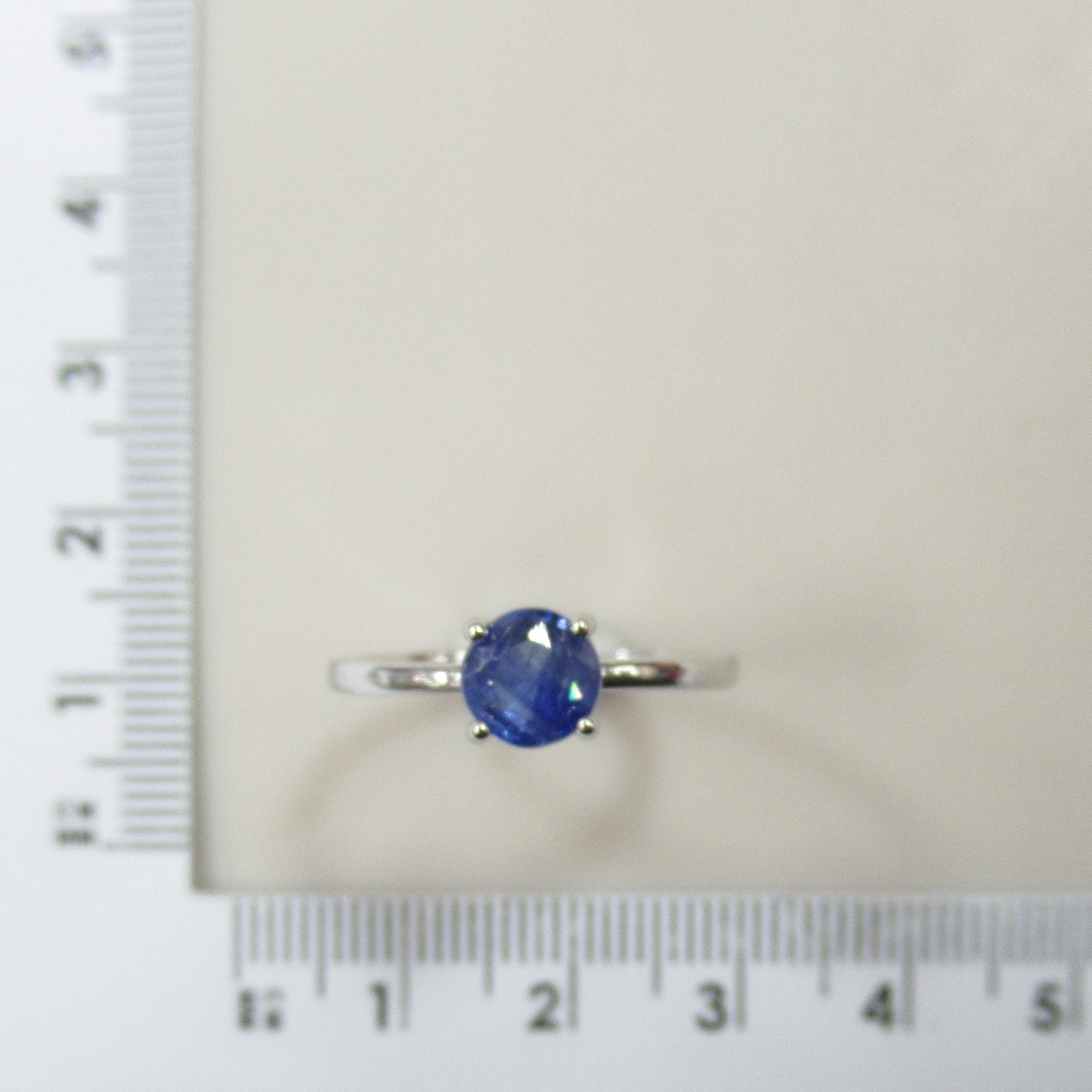 Серебряное кольцо с кианитом